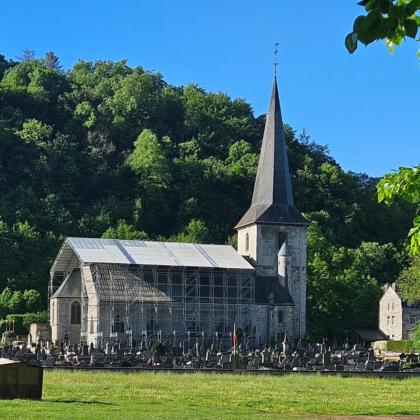 Rénovation du toit de l’église de Dieupart : un dossier toujours en attente